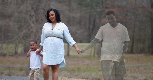En mémoire de son mari décédé, cette veuve immortalise ses instants de famille dans un shooting photo de grossesse émouvant