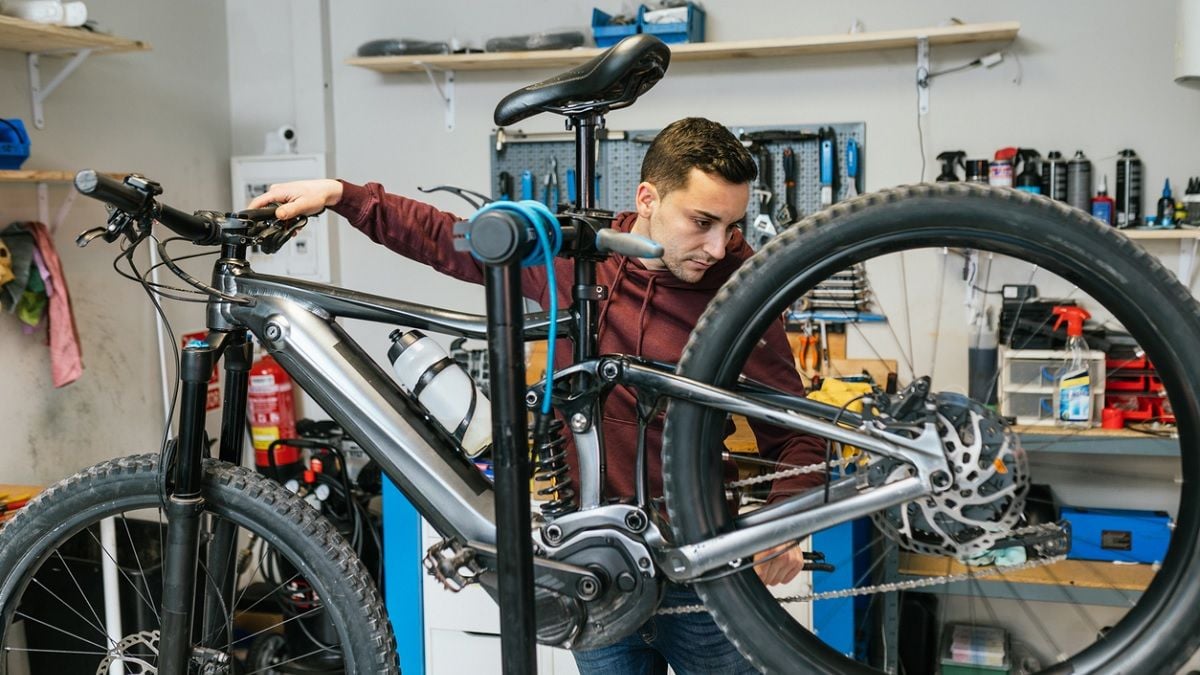 Cette association a créé un vélo solaire en kit, à petit prix et à monter soi-même qui rencontre un grand succès