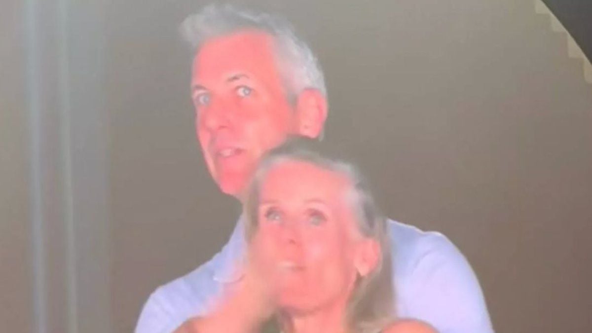 Adultère au concert de Coldplay : une relation avec un collègue de travail peut-elle être un motif de licenciement, en France ?