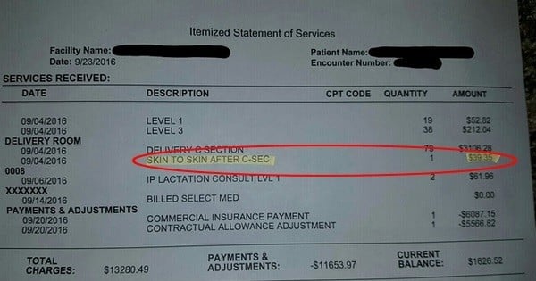 Ce papa a reçu la facture détaillée de l'accouchement de sa femme et s'est vu facturer... le « contact peau à peau » avec bébé ! Incroyable
