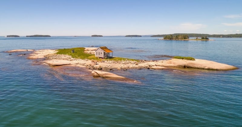 États-Unis : cette île de 6 000 m2 est à vendre pour 339 000 dollars, mais l'acheteur devra passer une nuit sur place