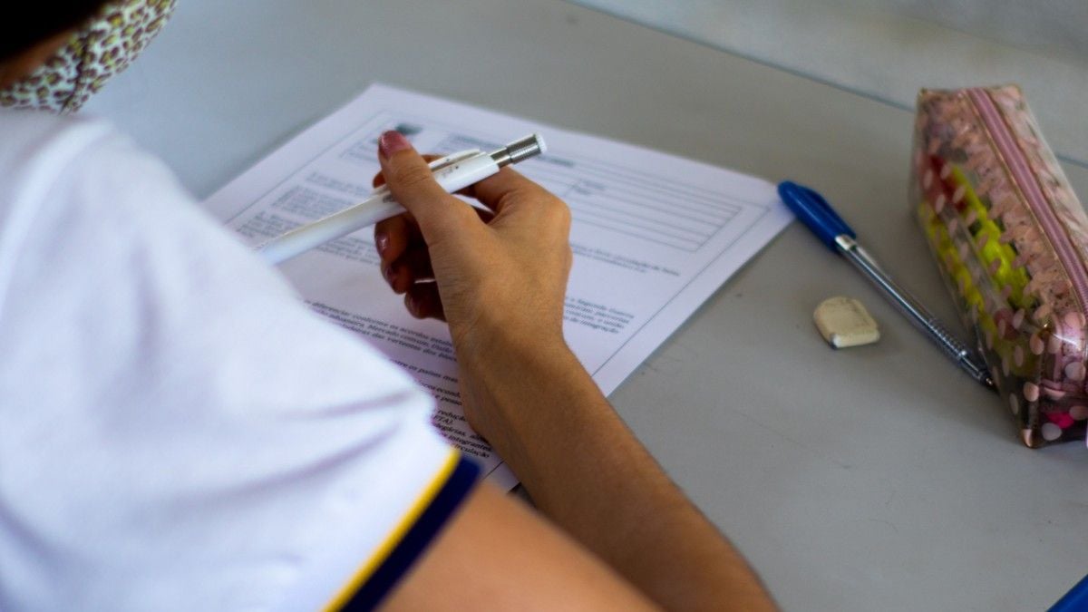 Accusée d'avoir triché au bac avec une IA, elle est privée de ses résultats et de ses vœux sur Parcoursup