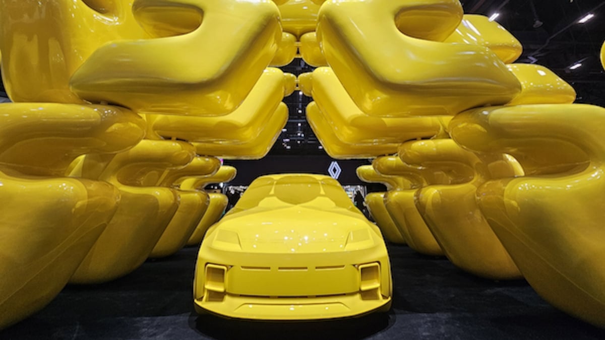 R5 électrique : Renault débarque au centre Pompidou avec un show immersif et exceptionnel 