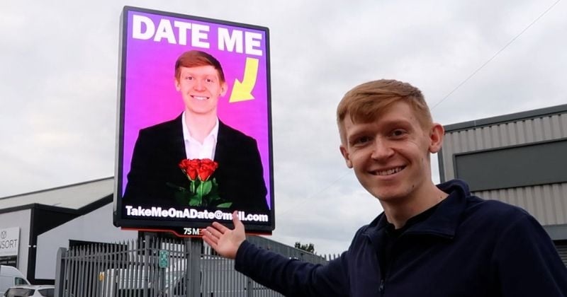 « Sors avec moi » : célibataire, il placarde sa photo sur un panneau publicitaire pour trouver l'amour