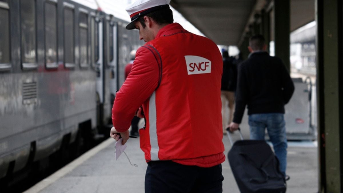 Quel est le vrai salaire d'un contrôleur de la SNCF et combien touche-t-il à la retraite ? 