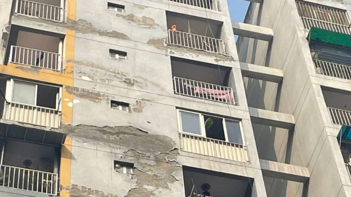 Trois s&oelig;urs adolescentes sautent du 9e étage après que leur père leur a confisqué leur smartphone 