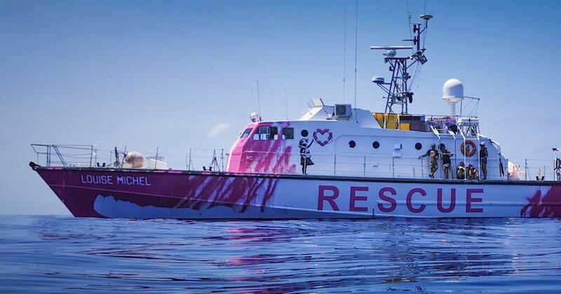 Banksy affrète un bateau pour secourir les migrants en mer Méditerranée