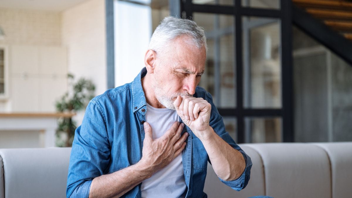 Vous n'arrêtez pas de tousser ? Voici pourquoi et comment faire pour que ça s'arrête