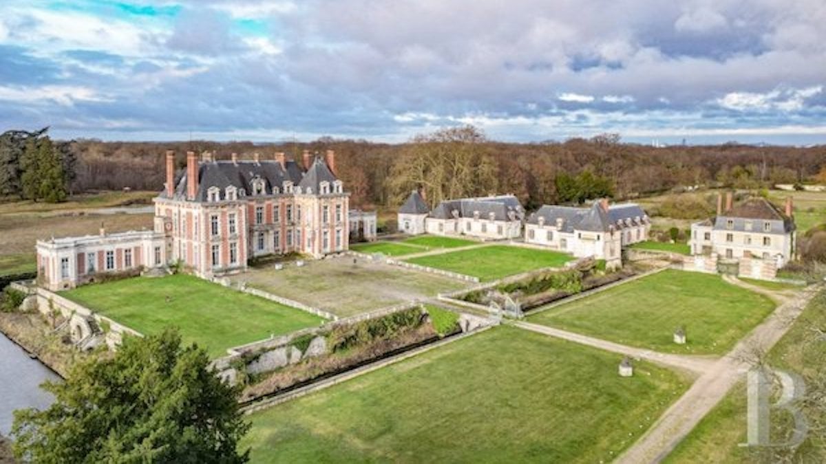Essonne : ce château de style Louis XIII est à vendre pour...7 875 000 euros ! 