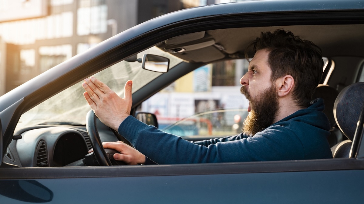 Cette étude révèle les comportements les plus fréquents des automobilistes français et ce n'est pas glorieux	