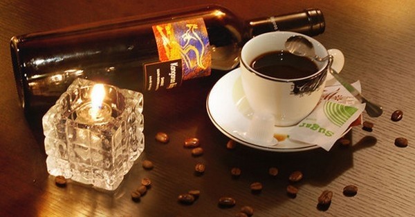 D'après une étude, boire du café pourrait prévenir les effets négatifs dus à une grande consommation d'alcool