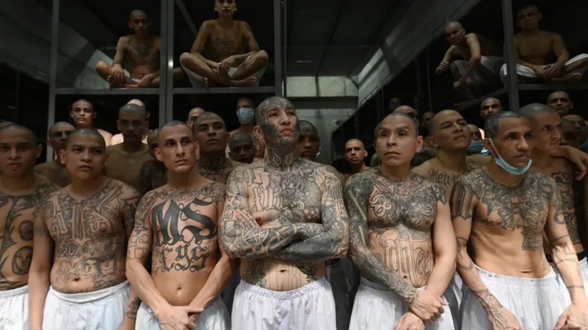 Un membre du gang ultra violent MS-13 a été condamné à... 1 335 ans de prison au Salvador 