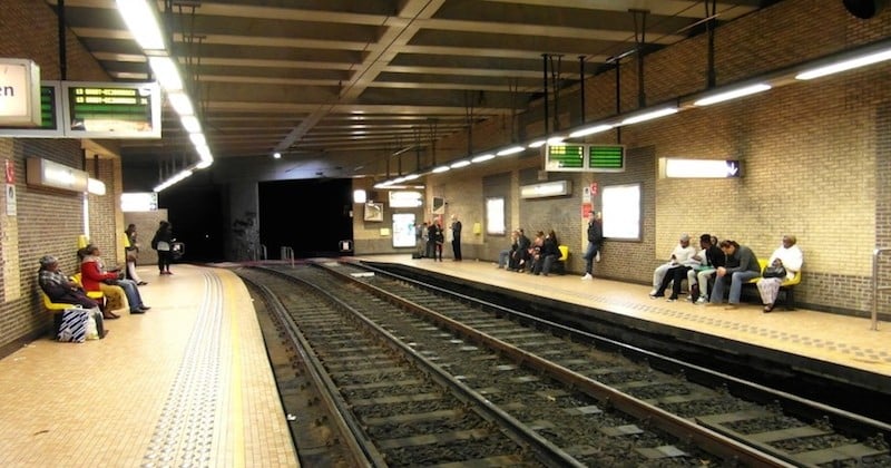 Après un pari perdu avec la RATP, le métro bruxellois fait résonner une chanson de Johnny Hallyday