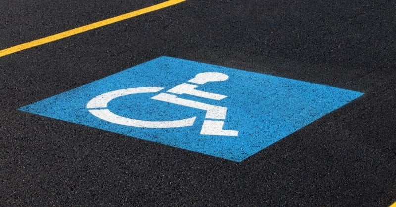 « La justice n'a rien voulu savoir » : paraplégique, il se gare sur une place handicapée et reçoit une amende de 166 euros