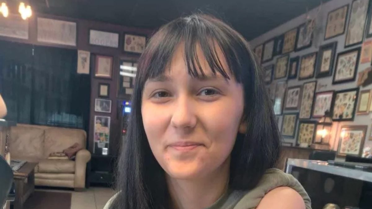 Une coiffeuse lui brûle le cuir chevelu pendant la coloration et lui facture quand même la coupe 