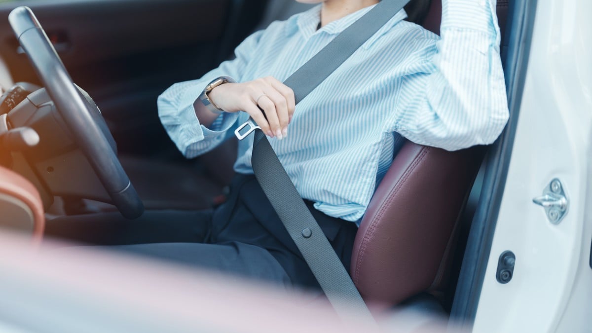 Voici le rôle très important de ce petit bouton présent sur la ceinture de sécurité