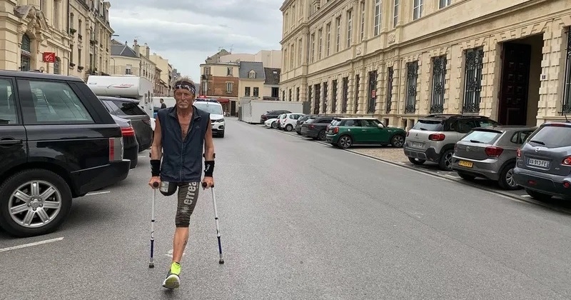 Unijambiste, il s'est lancé le défi de courir un marathon au quotidien pendant 100 jours, pour la bonne cause