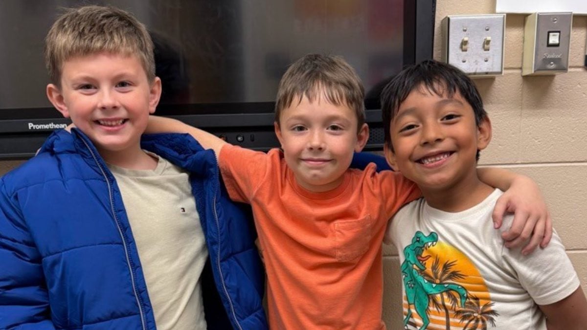 « Nos héros » : trois élèves de CP sauvent la vie de leur enseignante grâce à leur sang-froid impressionnant