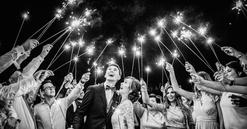 Les 16 plus belles photos de mariage de l'année 2019 récompensés à un concours, entre larmes de joie et émotions