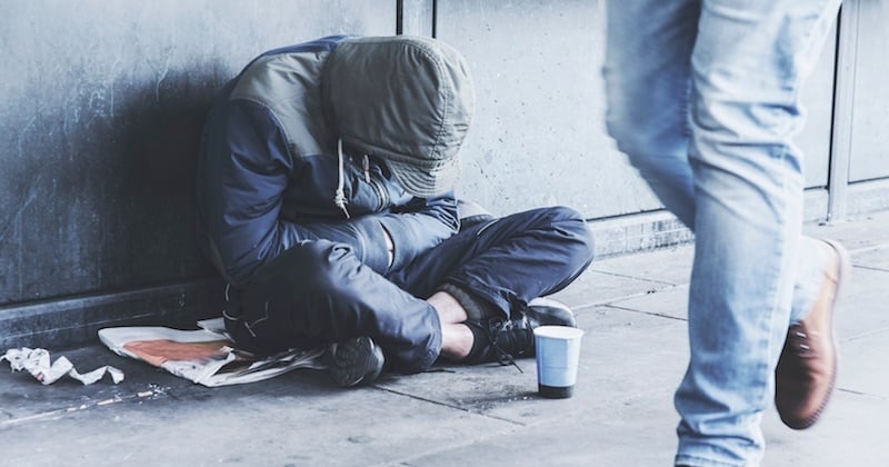 Un sans-abri parisien reçoit 40 000 euros après la parution d'une photo volée dans le magazine Paris Match