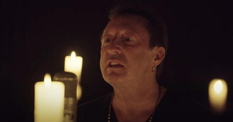 Julian Lennon a interprété pour la première fois la chanson Imagine en soutien à l'Ukraine