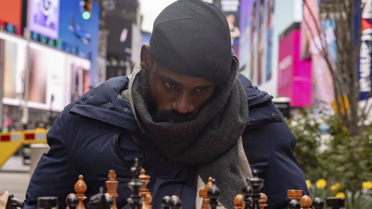 RECORD DU MONDE : à 29 ans, il joue pendant 58 heures d'affilée aux échecs sans perdre pour une raison bien précise