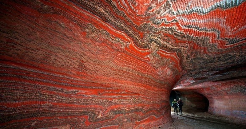 Russie : plongez dans une mine abandonnée au décor psychédélique