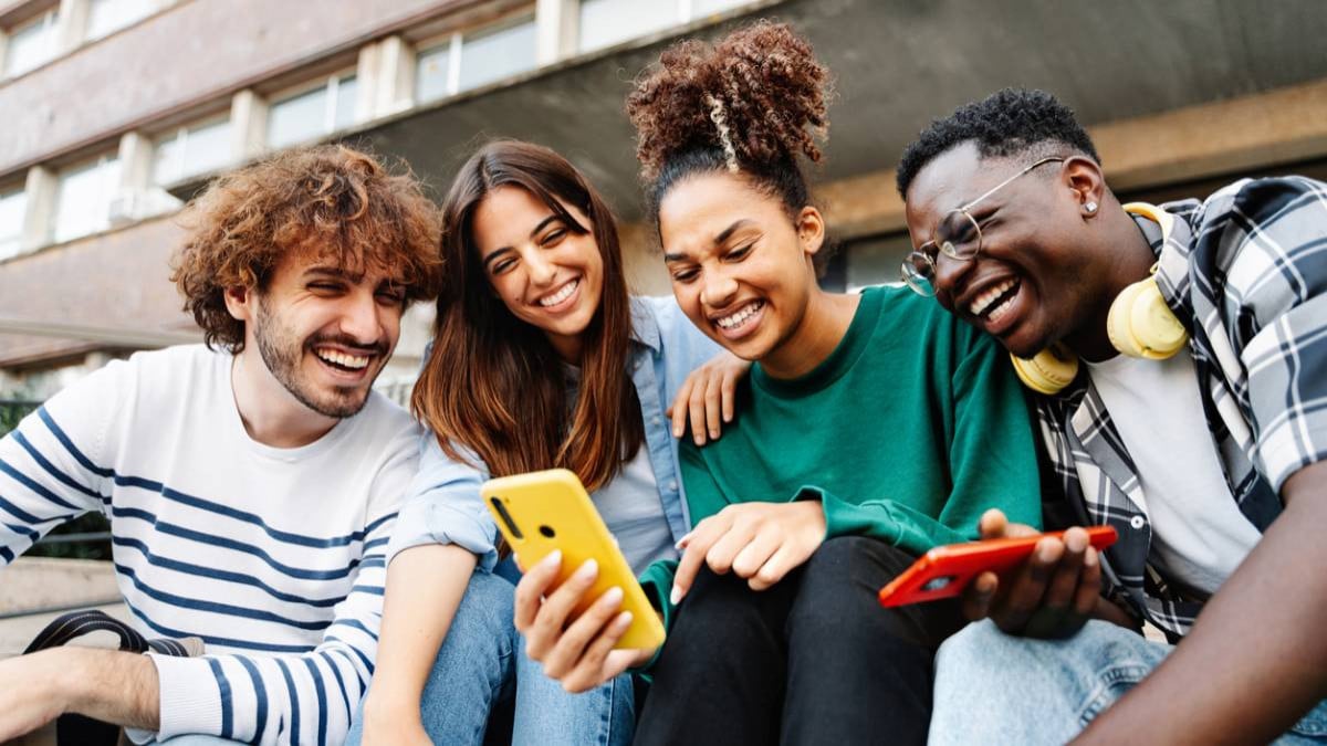 Quelle est cette tendance « 2016 » prisée de la Gen Z qui envahit les réseaux sociaux ?