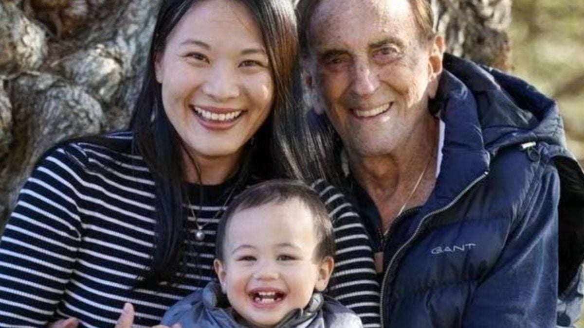 John Levin, son épouse, et leur fils 