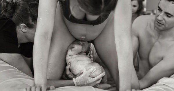 Ces 14 images captivantes de la naissance vont vous donner des frissons tellement elles sont belles