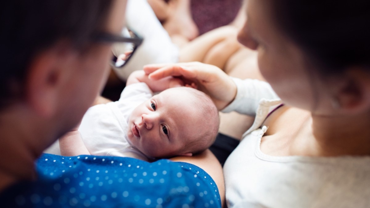 Plus court et mieux rémunéré, le «congé de naissance» va remplacer le congé parental