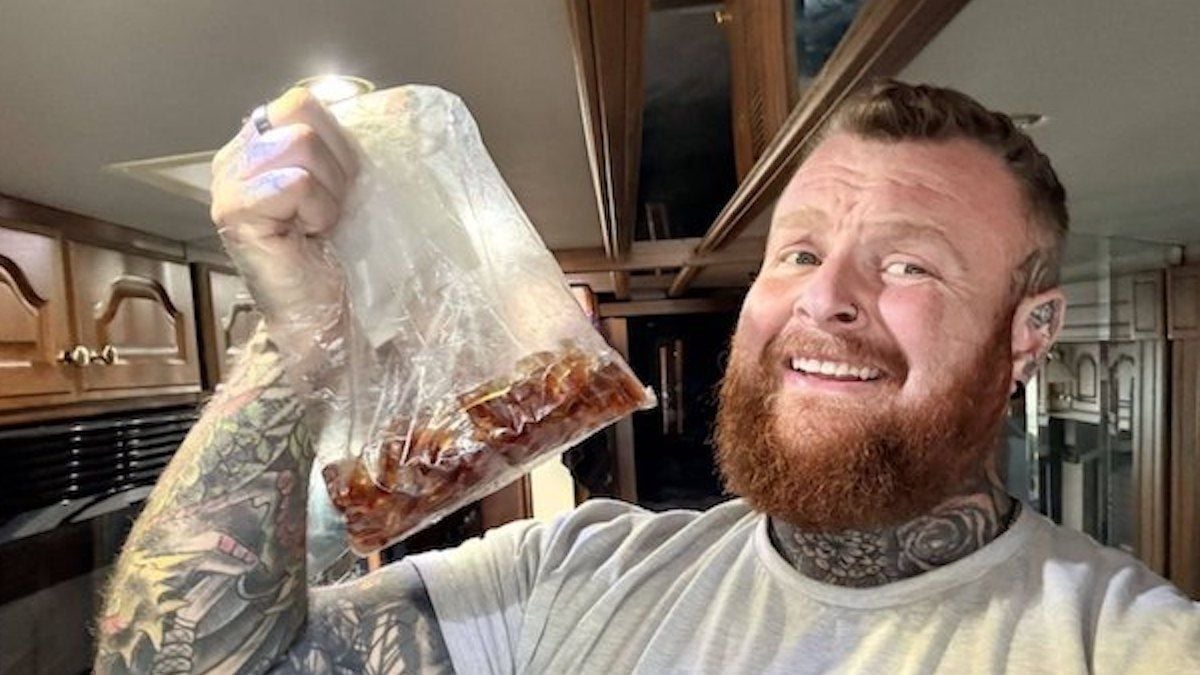 Il engloutit 3 kilos de bonbons en trois jours et ce qui devait arriver... arriva