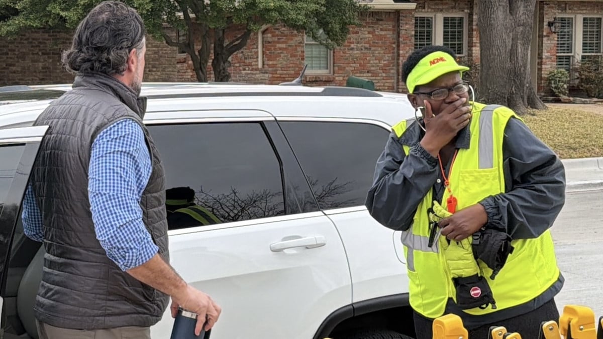 Trecia Crawford  et un papa d'élève