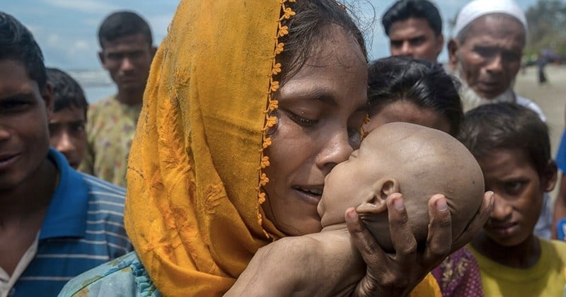 Des photographies déchirantes témoignent du tragique exode des Rohingyas vers le Bangladesh