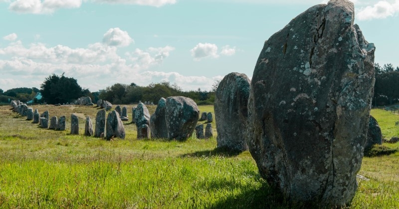 Carnac : 39 menhirs ont été détruits pour construire un magasin de bricolage 