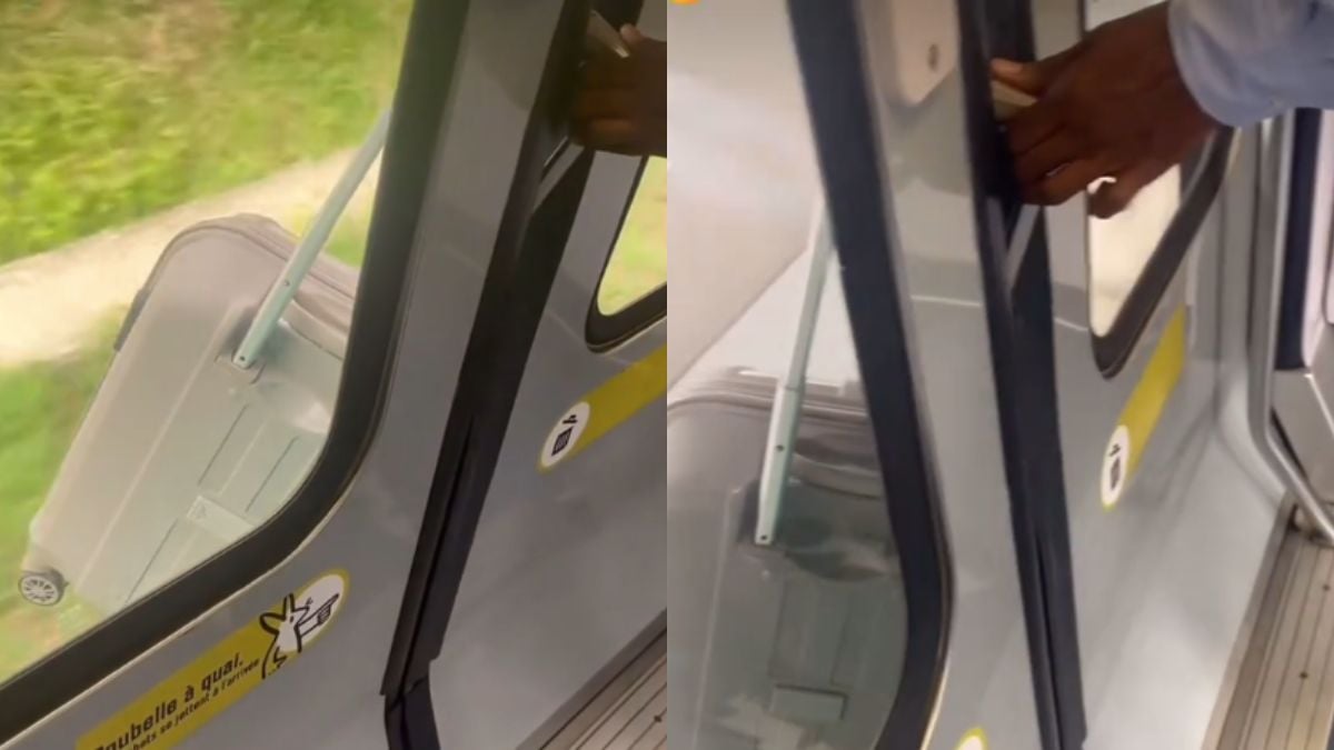 Un passager voyageant en train, avec sa valise coincée dans les portes