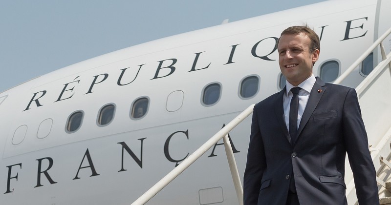 Emmanuel Macron prend l'avion présidentiel pour 110 kilomètres
