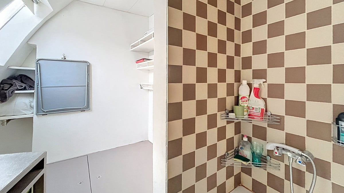 « Honteux », « scandale » : une studette de 4,8 m² vendue... 60 000 euros à Paris, les internautes choqués