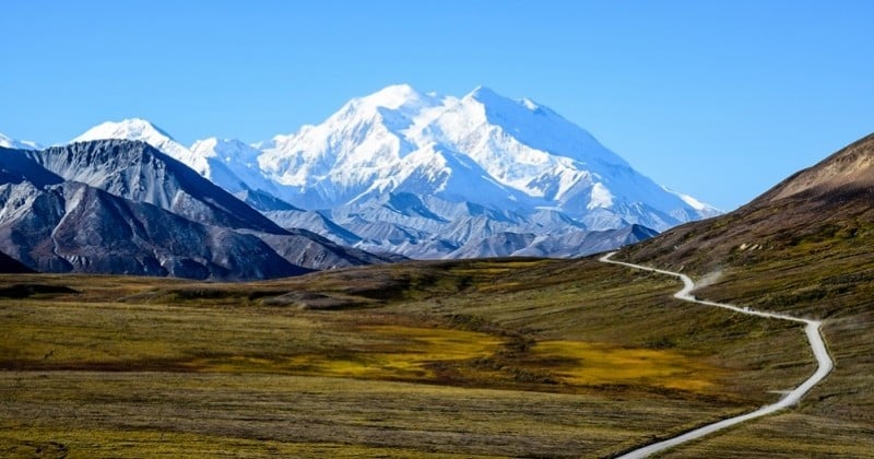 En Alaska, le réchauffement climatique fait resurgir 66 tonnes d'excréments d'alpinistes jusque-là congelées  