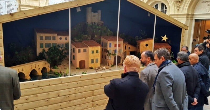 La mairie de Béziers sommée par la justice de retirer sa crèche de Noël, installée dans la cour de l'hôtel de ville