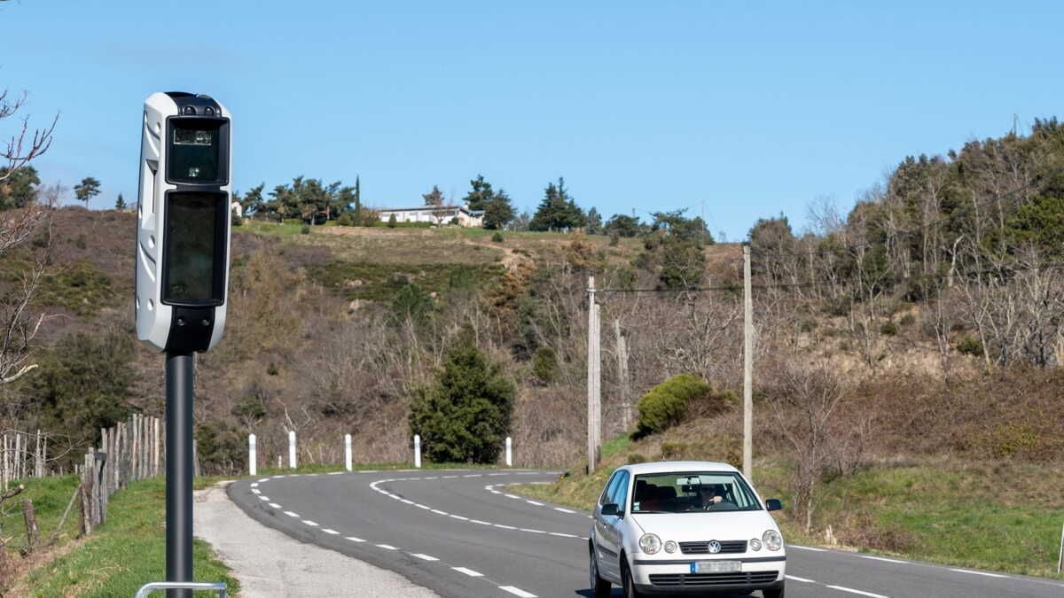 Il y a plus de 3 268 radars en France, mais certains sont des faux