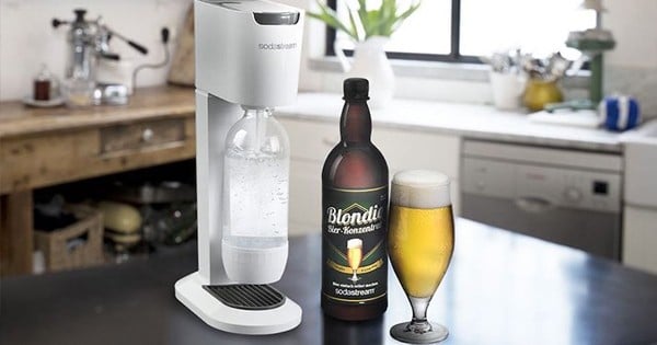 Voici Beer Bar, la machine qu'on attendait tous, capable de transformer l'eau en... bière ! 