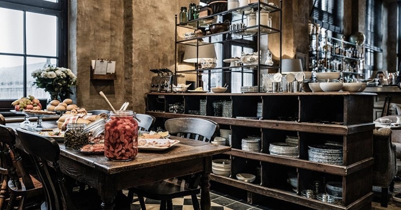 En Belgique, un superbe ancien bureau de poste a été transformé en hôtel de luxe ! 