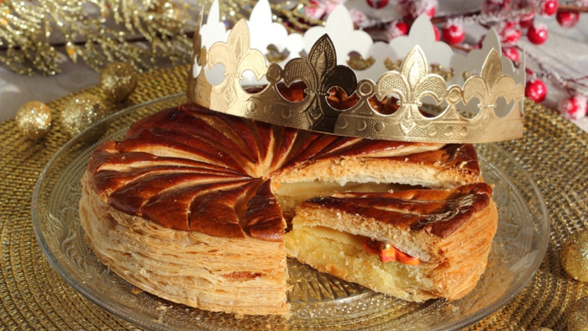 Dans ses galettes des rois, ce pâtissier a caché des fèves en hommage aux pompiers, les «héros du quotidien»