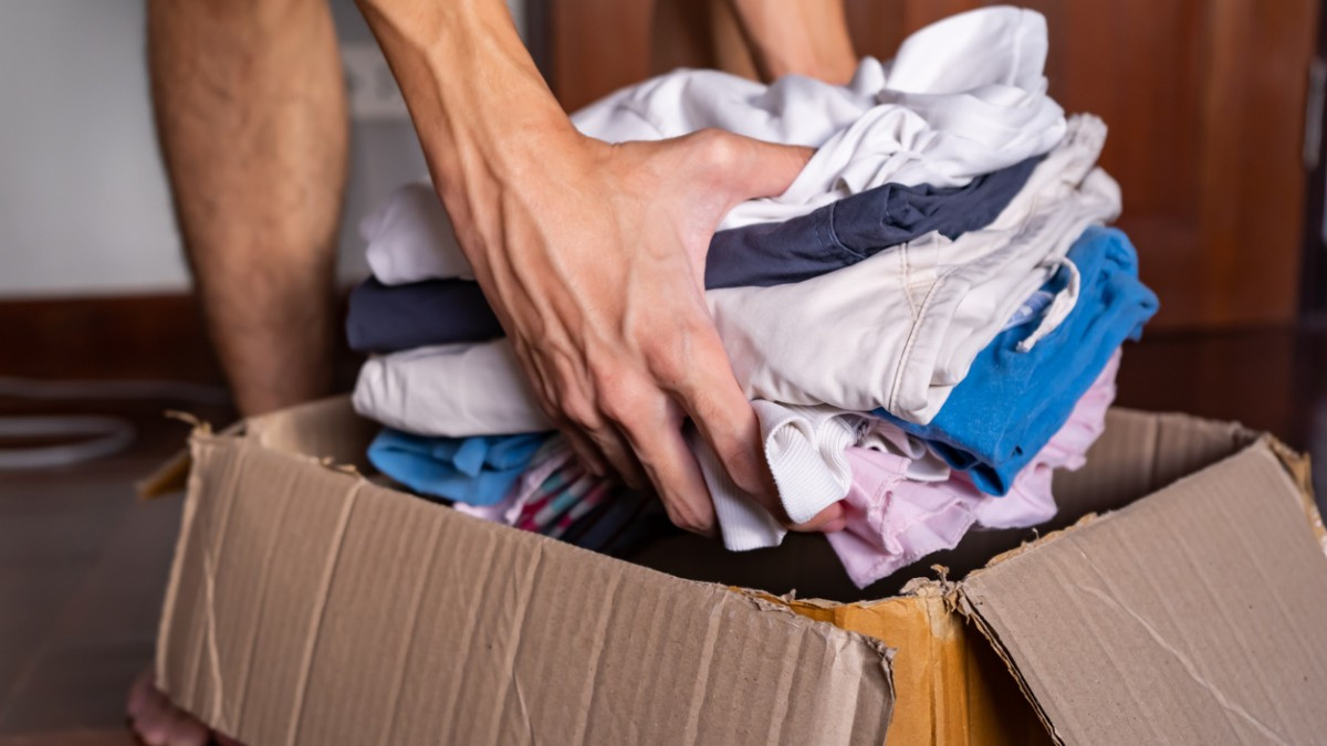 Depuis le 1er janvier, vous risquez une amende si vous jetez vos vêtements à la poubelle