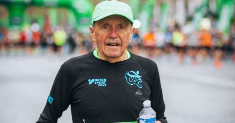 Il boucle le marathon de Paris à l'âge de 93 ans et accomplit la plus belle des performances