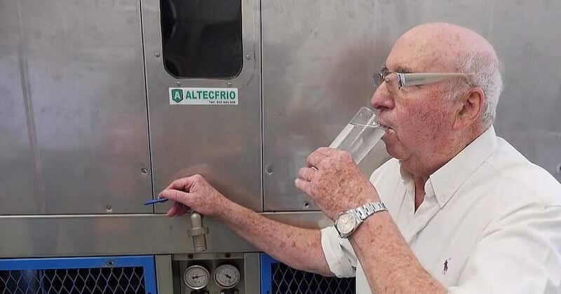 Espagne : un ingénieur de 82 ans invente une machine permettant de transformer l'air en eau potable 