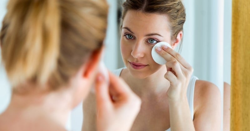 À quelle fréquence faut-il se laver le visage selon les dermatologues ? 