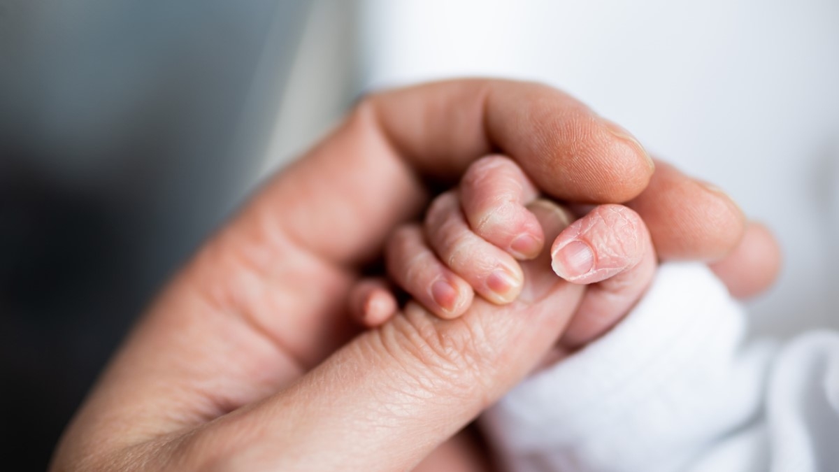 Une femme accouche dans le métro parisien, son bébé reçoit un cadeau surprenant