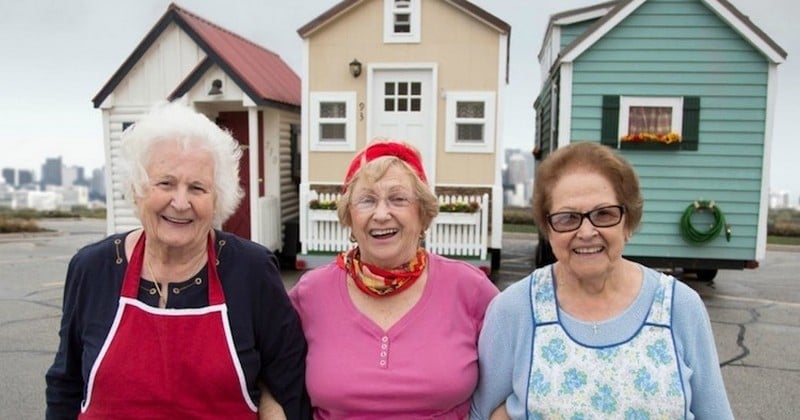 Pour ne pas finir leurs jours dans une maison de retraite, ces seniors décident d'investir dans de petites habitations mobiles